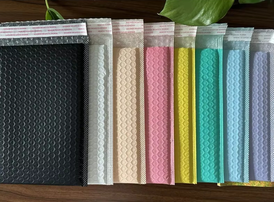Flexible And Lightweight Moisture-Resistant Matte Pearl Film Bubble Mailing Bag