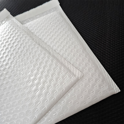 White Plastic Pearlescent Film Bubble Mailing Bag Self-Adhesive Waterproof Custom Size