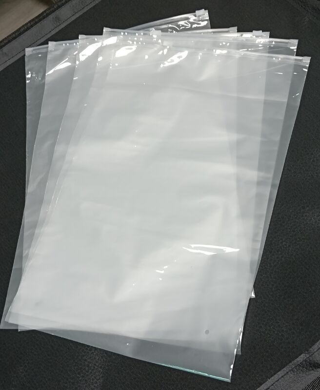 Dual Material Clear PE and Frosted CPE Construction Secure Seal CPE Zipper Bag for Storage