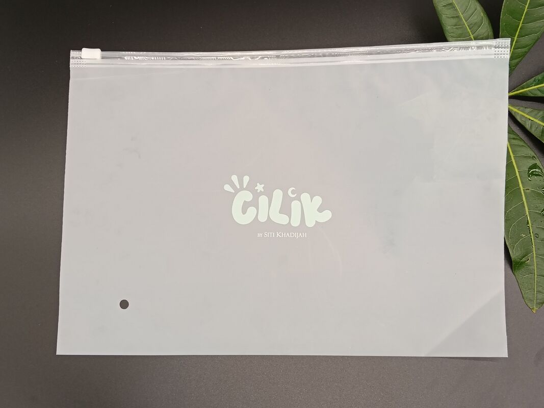 Eco-Friendly Food-Safe Reusable CPE Frosted Zipper Pouch Storage For Clothes Documents