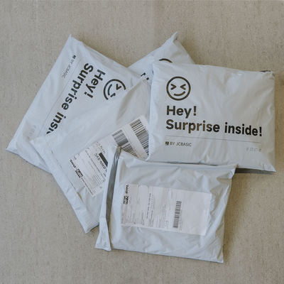 Self Sealing Poly Mailer Bag Lightweight Eco Friendly Shipping Bag Waterproof With Adhesive Strip